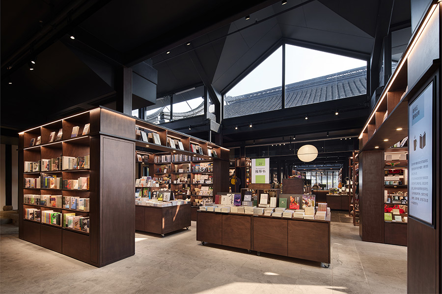 TSUTAYA BOOKSTORE 无锡惠山映月里店