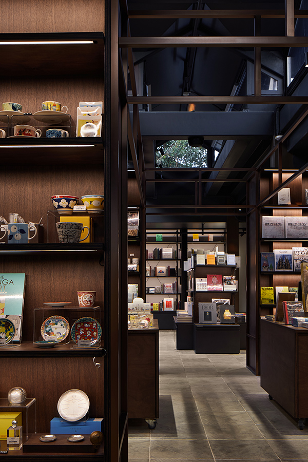 TSUTAYA BOOKSTORE 无锡惠山映月里店